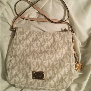Michael Kors Large Logo Jet Set Crossbody Purse